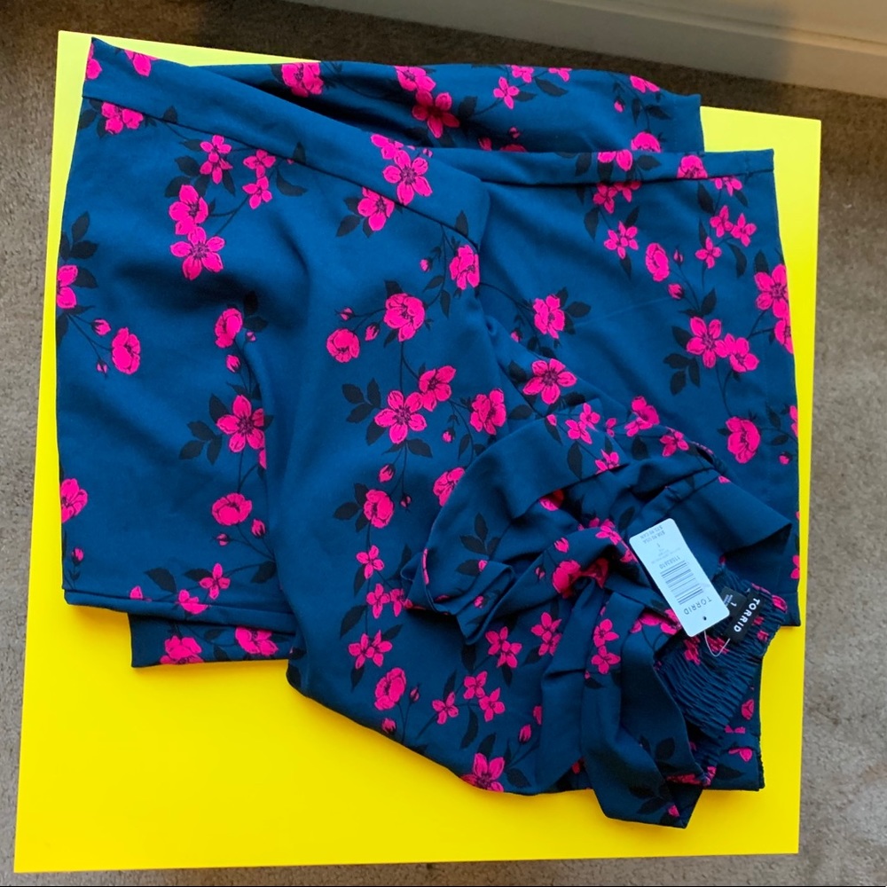 Wide leg pants